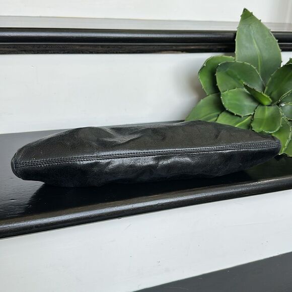 Hobo Genuine Leather Clutch Purse Soft Luxurious like new - Picture 5 of 8